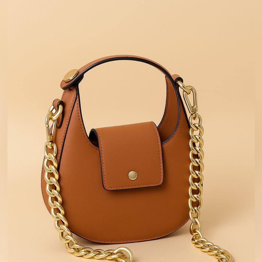 Chic Round Faux Leather Crossbody Bag with Gold Chain Detail❤️💋